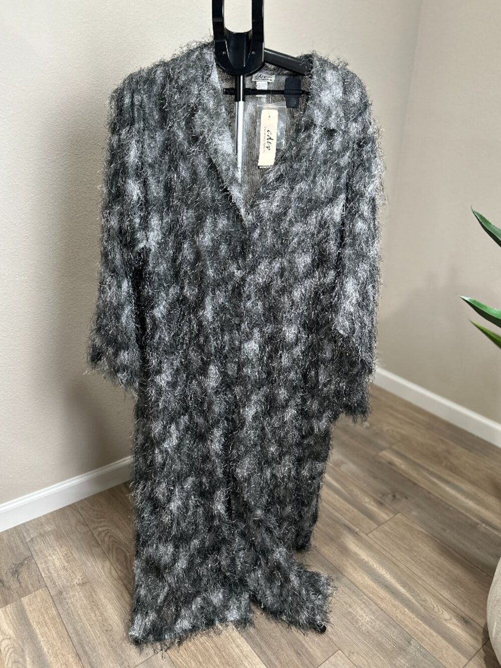 CDW Woman 2X Gray Black Fuzzy Long Duster Cardigan Sweater